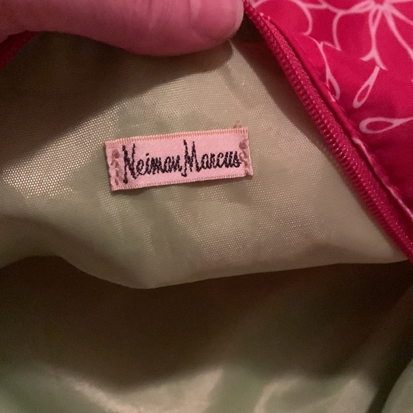 Neiman Marcus Gift with Purchase Tote - Picture 4 of 4